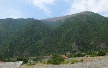 Şəki bələdçisi: ipək, şəbəkə və halva