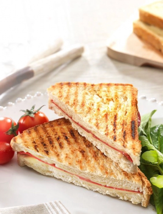 Sucuklu tost