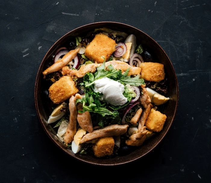 Toyuq salatı