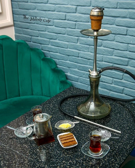Çay, şokolad və ya mürəbbə, qarışıq çərəz, premium qəlyan